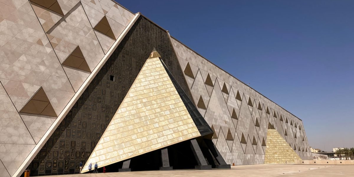 Une Merveilleuse Photo De La Facade Du Grand Musee Egyptien Une Merveilleuse Photo De La Facade Du Grand Musee Egyptien