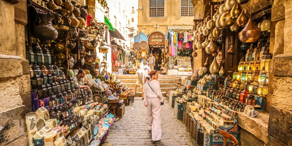 Une Photo Merveilleuse De Touristes Femmes En Khan El Khalili Blogs